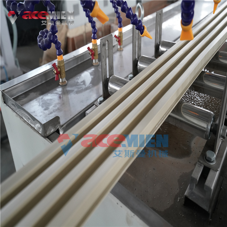 艾斯曼智能装备 半圆板大圆波浪墙裙板生产线 操作更简便